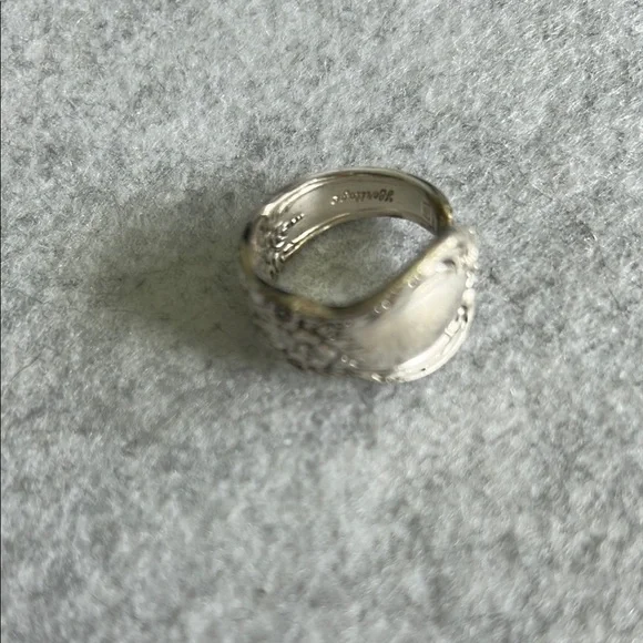 Oneida Stainless Steel Vintage-Inspired Thumb Ring - Picture 10 of 16